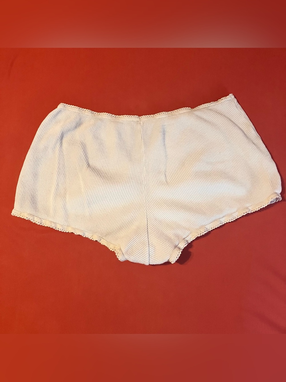 Brandy Melville White Bloomer Shorts - Picture 3 of 4